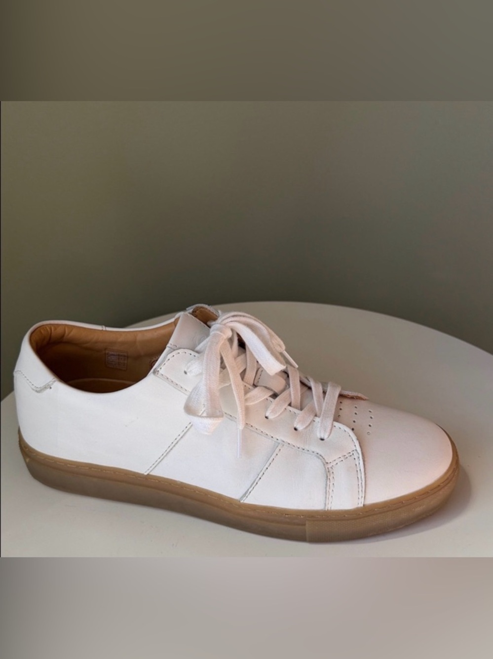 Greats Royale White Leather Sneakers Gum Sole Men’s Size 7 Minimalist